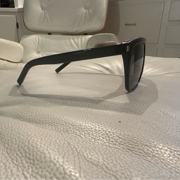 Saint Laurent flat top sunglasses with silver accent - Picture 5 of 7